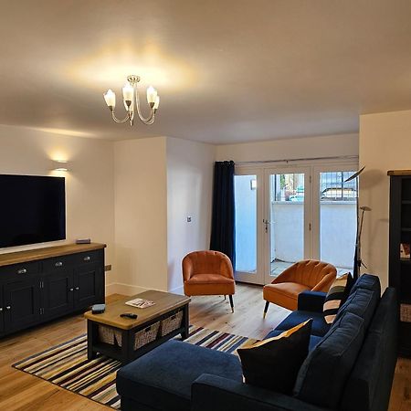 Spacious Modern 2-Bed Parking & Wi-Fi & 65"Oled Bristol Exterior photo