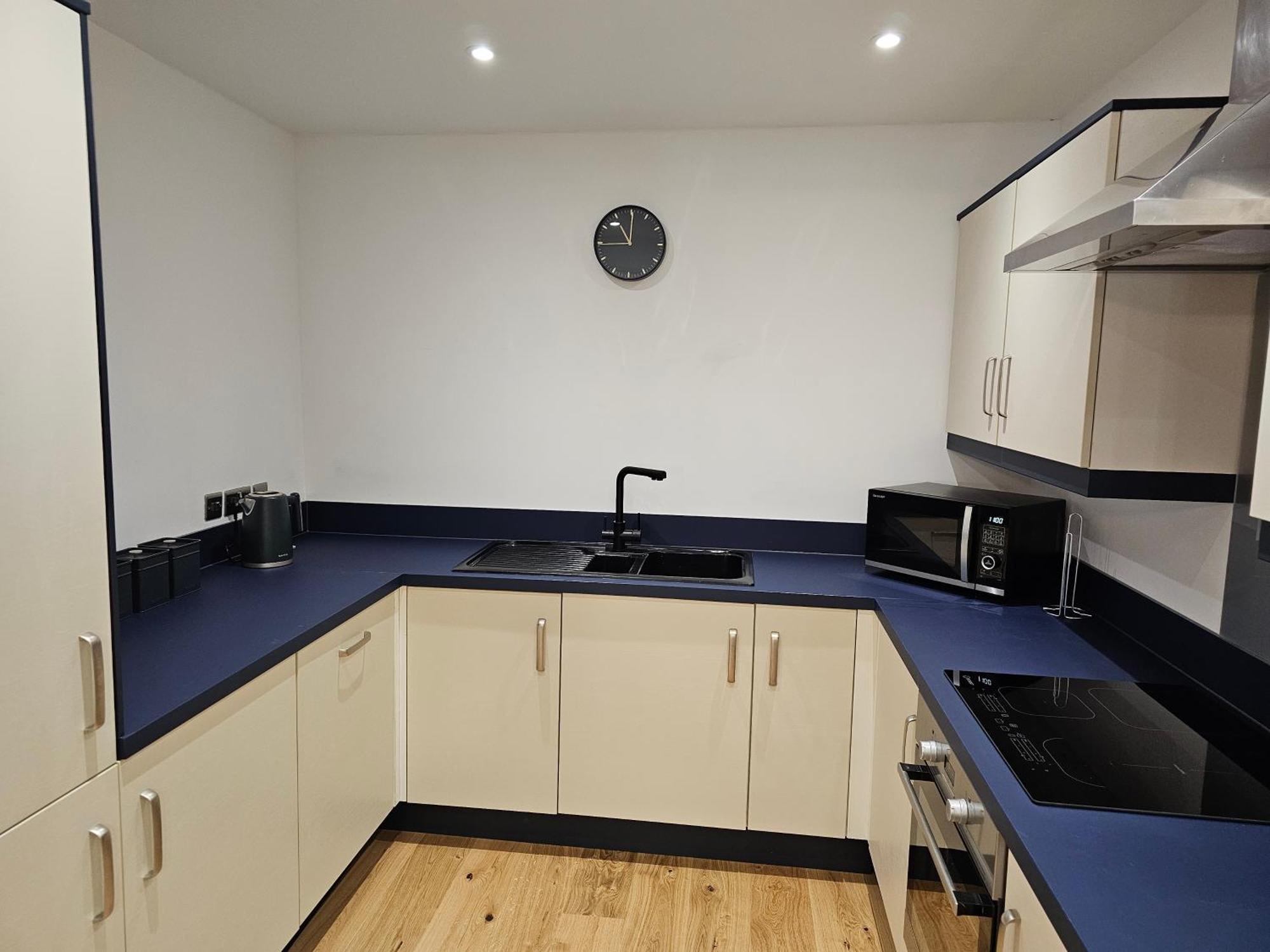 Spacious Modern 2-Bed Parking & Wi-Fi & 65"Oled Bristol Exterior photo
