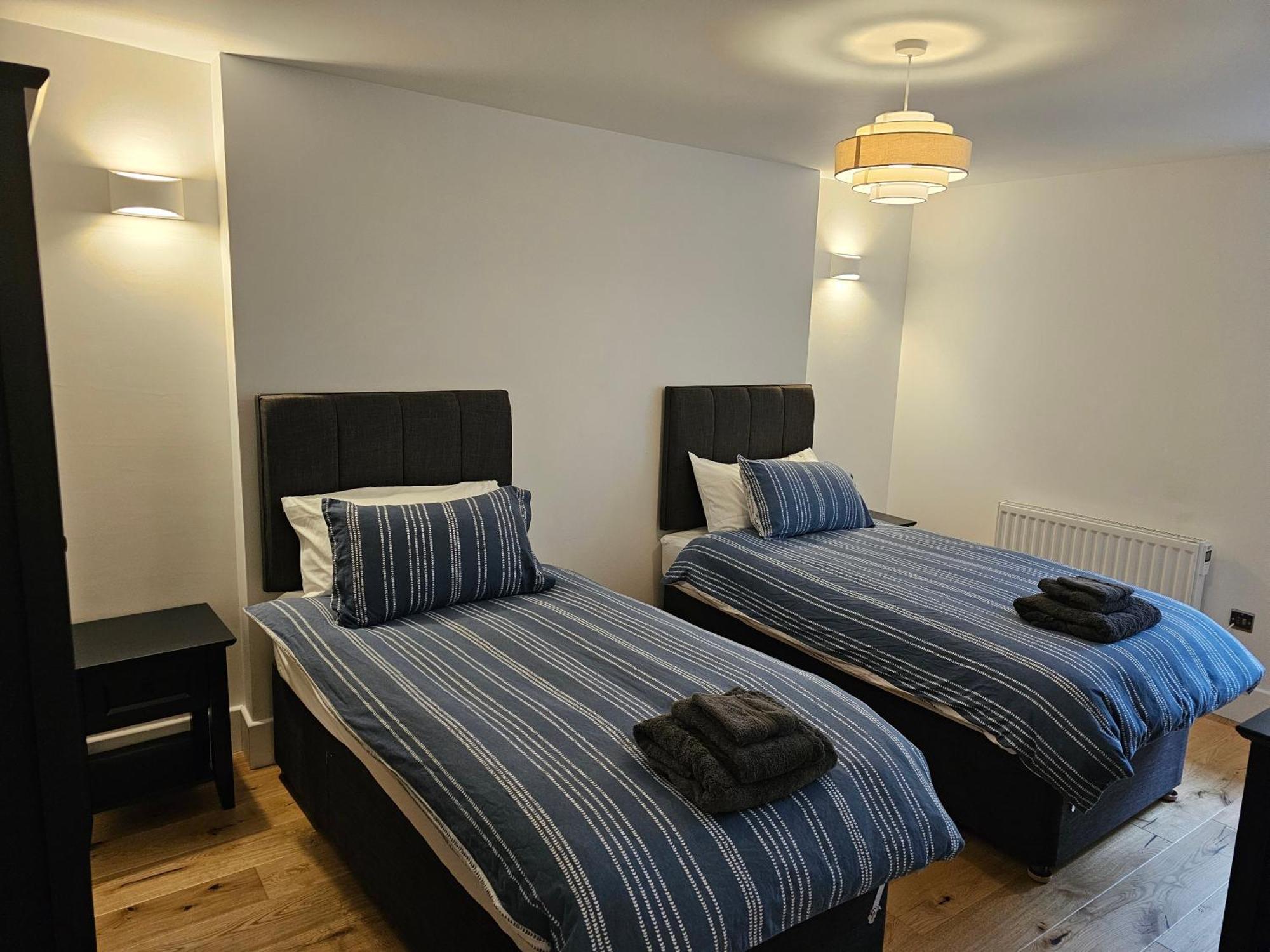 Spacious Modern 2-Bed Parking & Wi-Fi & 65"Oled Bristol Exterior photo