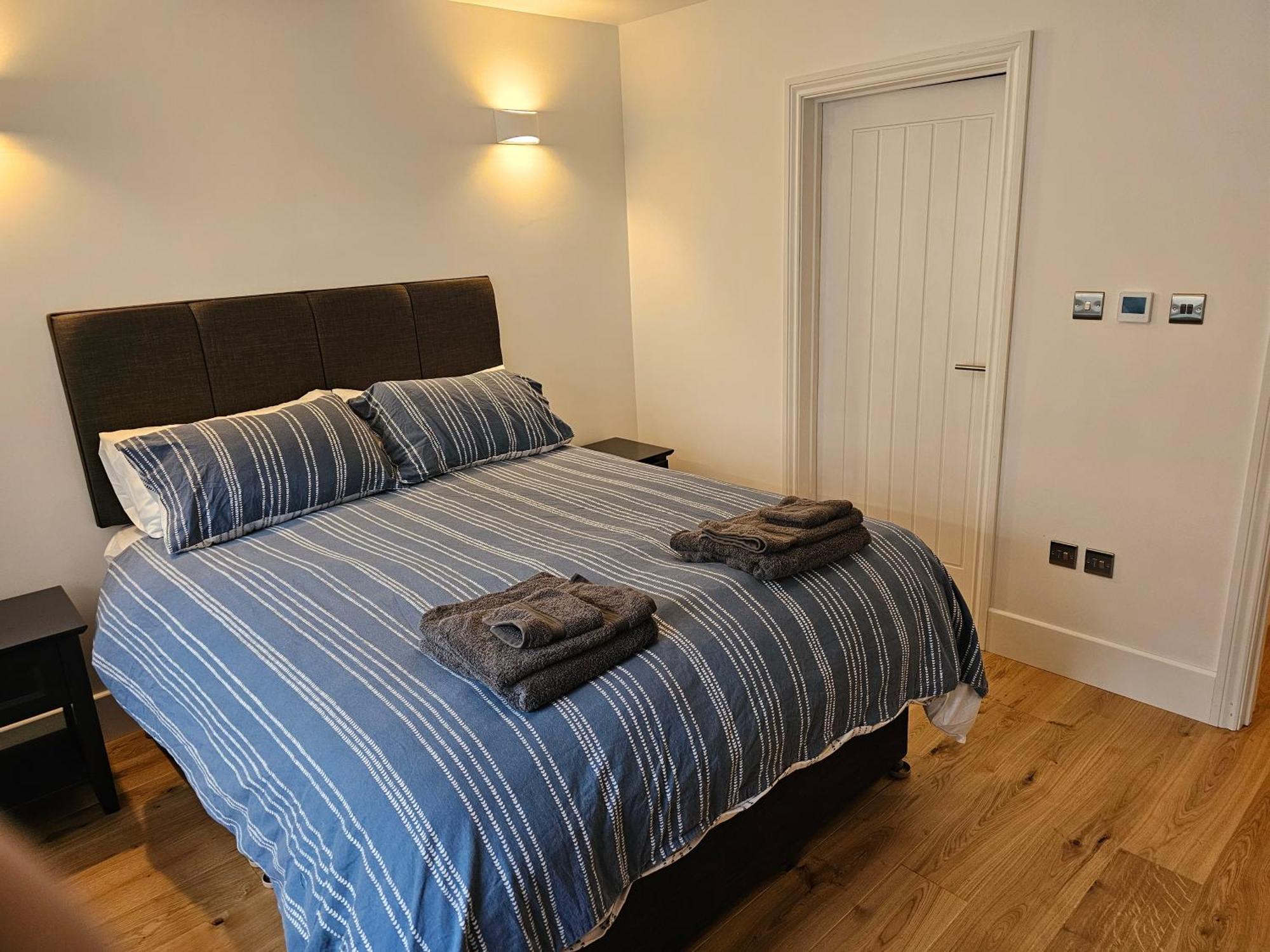 Spacious Modern 2-Bed Parking & Wi-Fi & 65"Oled Bristol Exterior photo